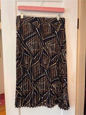 NWT Pleated Geometric Print Midi Skirt